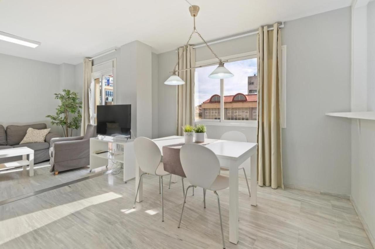 Apartamento En Calle Cuarteles De Dos Habitaciones Málaga Dış mekan fotoğraf
