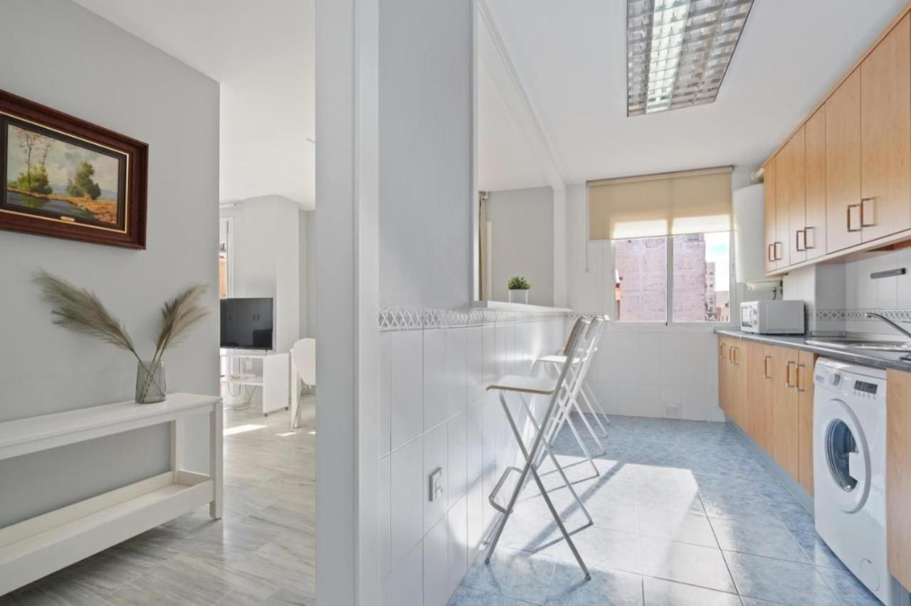 Apartamento En Calle Cuarteles De Dos Habitaciones Málaga Dış mekan fotoğraf