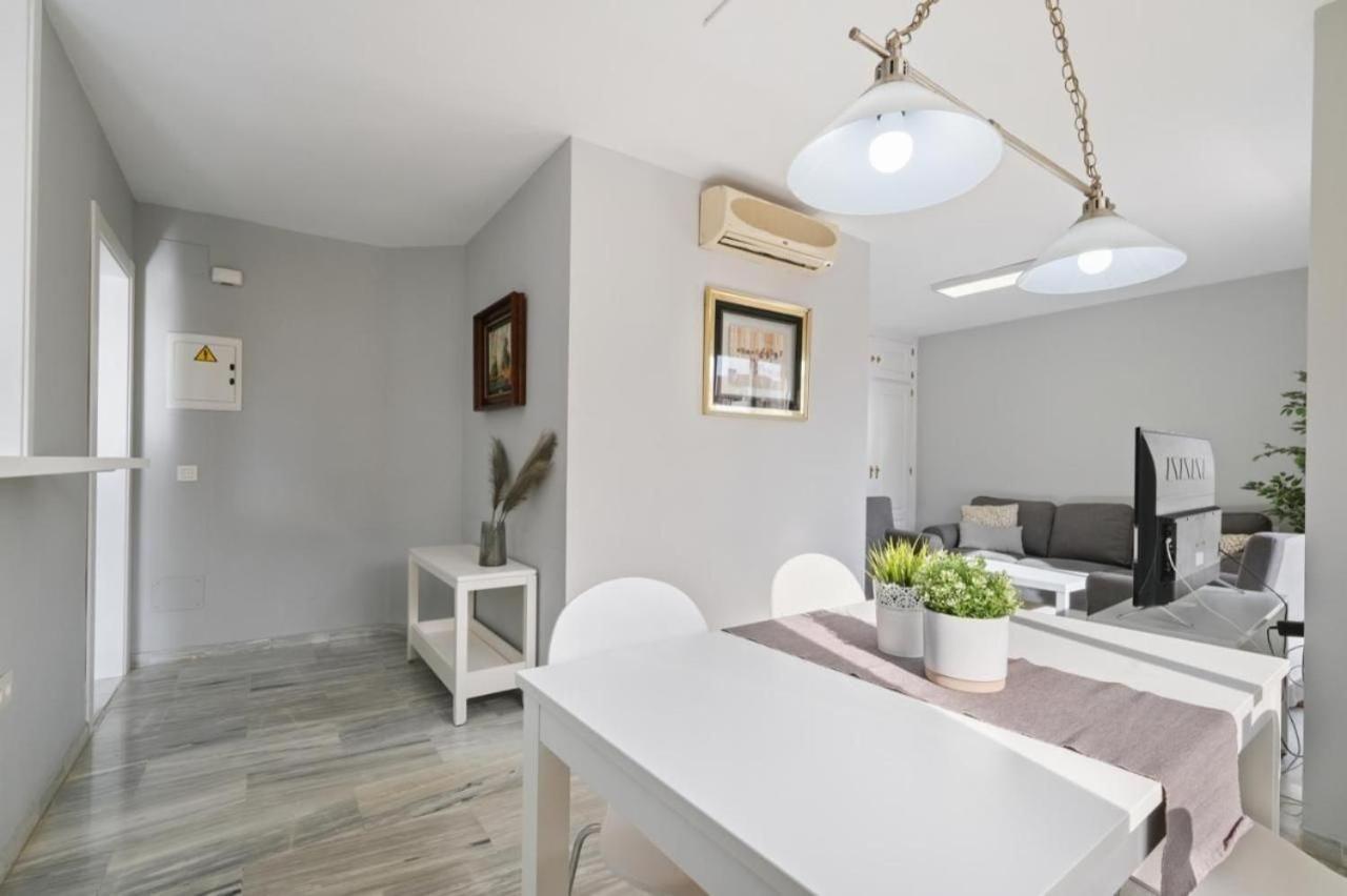 Apartamento En Calle Cuarteles De Dos Habitaciones Málaga Dış mekan fotoğraf
