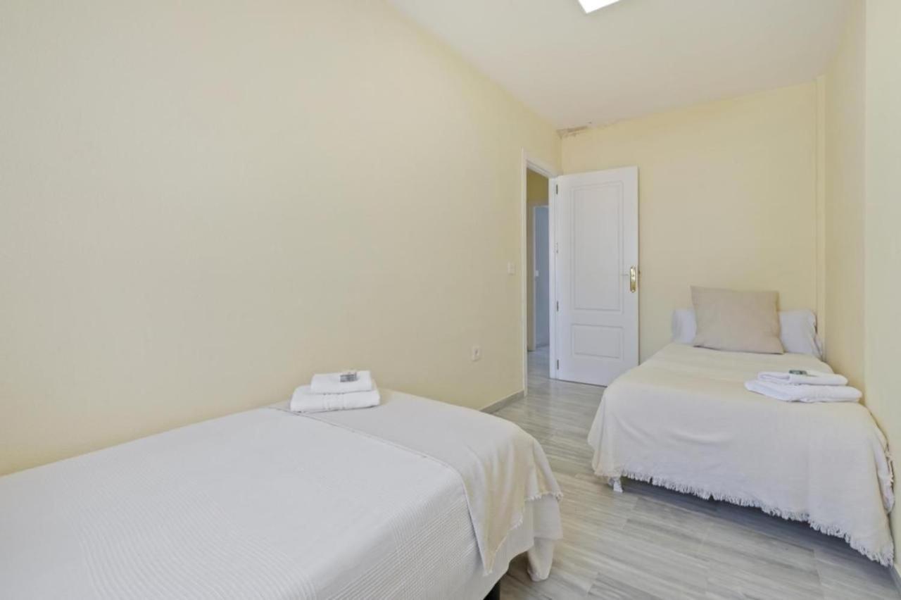 Apartamento En Calle Cuarteles De Dos Habitaciones Málaga Dış mekan fotoğraf