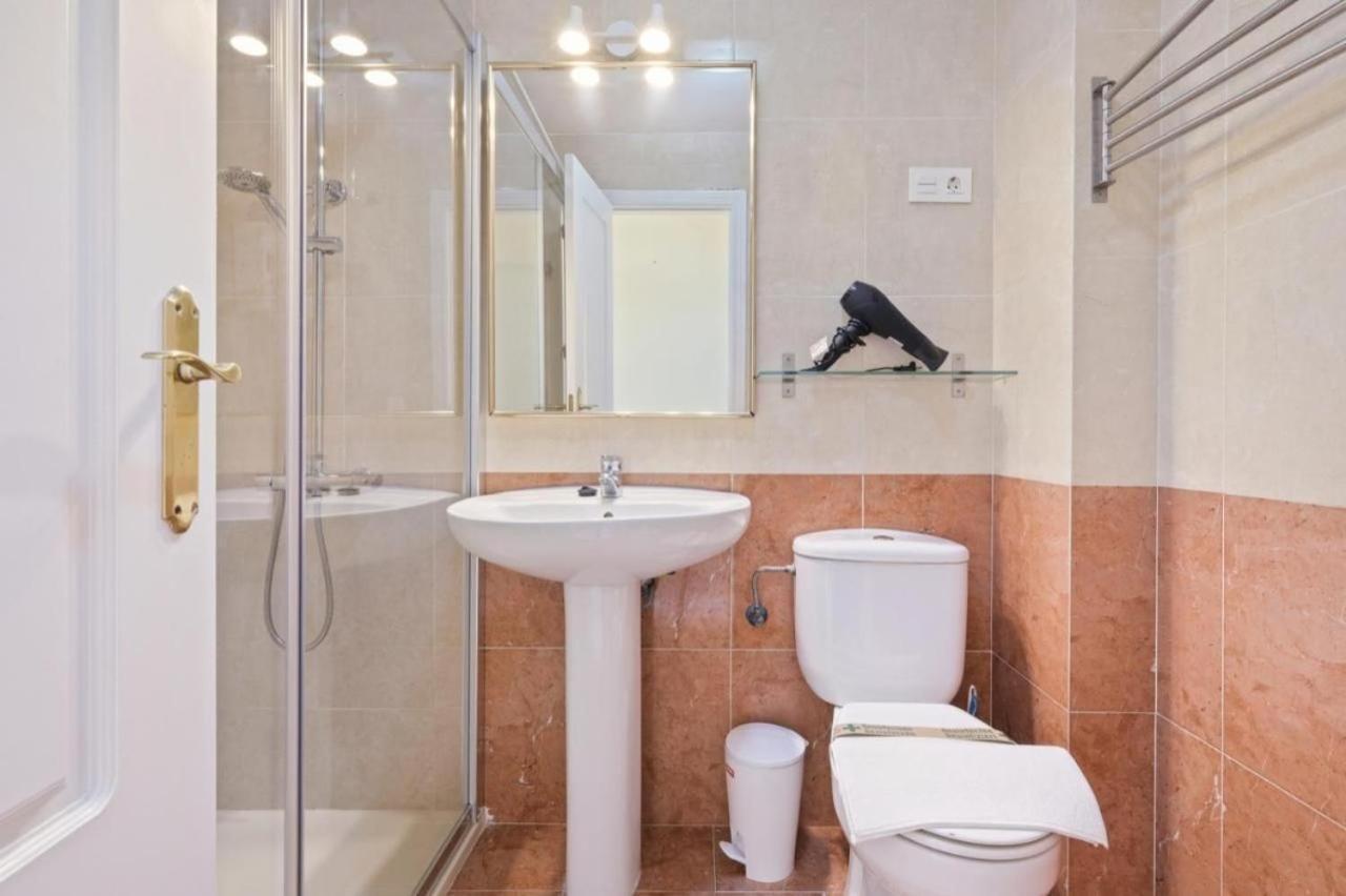 Apartamento En Calle Cuarteles De Dos Habitaciones Málaga Dış mekan fotoğraf